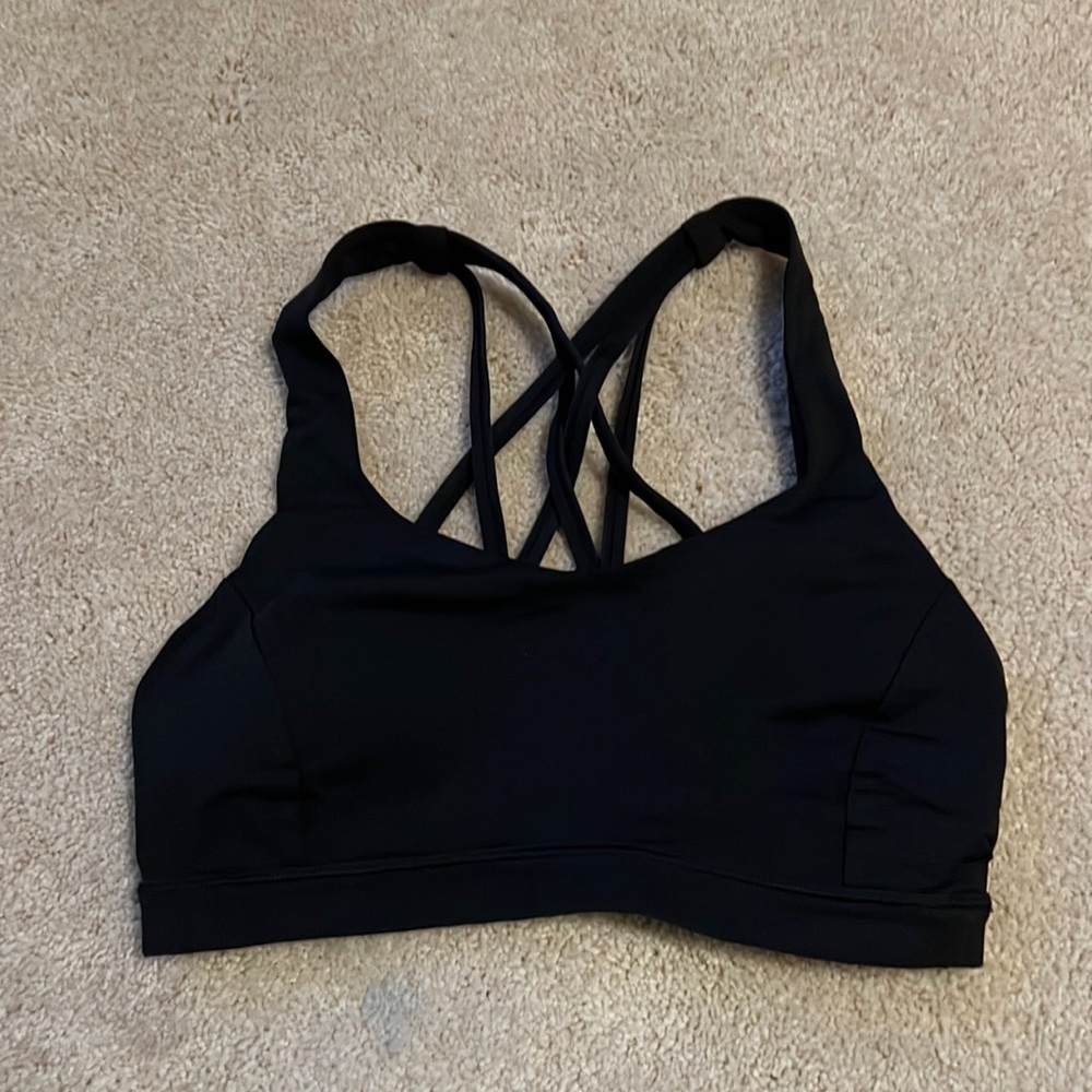 Lululemon Free to be Serene Bra Light Support, C/D Cup Size 4